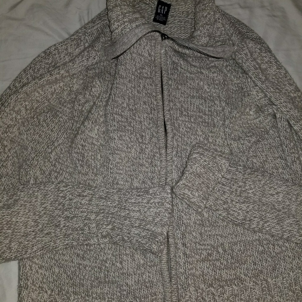 EUC GAP ZIP UP SWEATER SIZE XL
